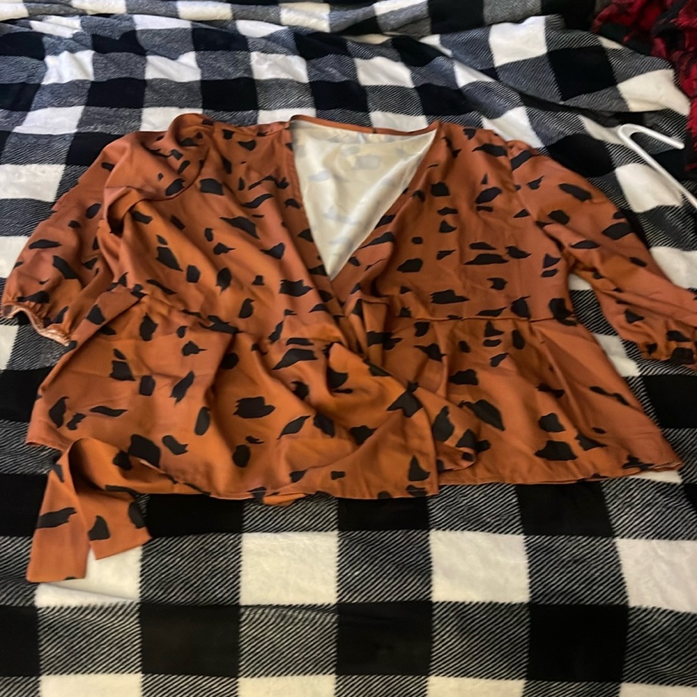 New never worn cross over blouse